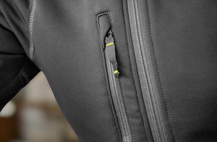 Movaprime_ladies_fleece_jacket_black_ambiance