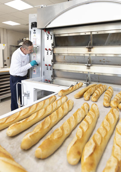 Inspection taking place by Elis Pest Control at bakery